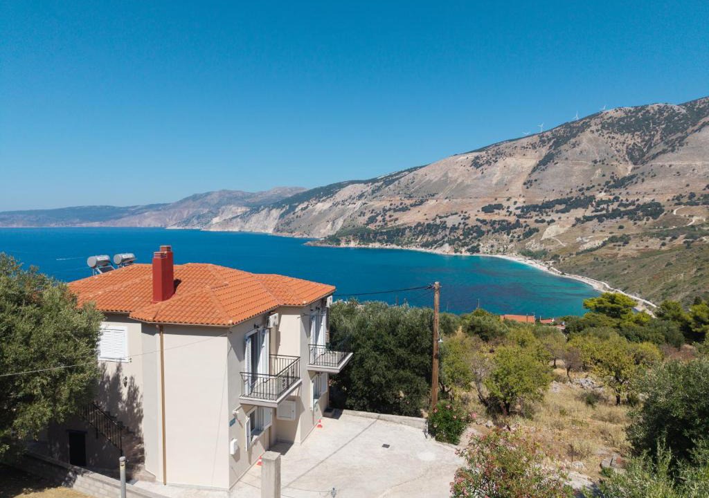 Argostoli Apartment | Effie's Escape Spacious country house