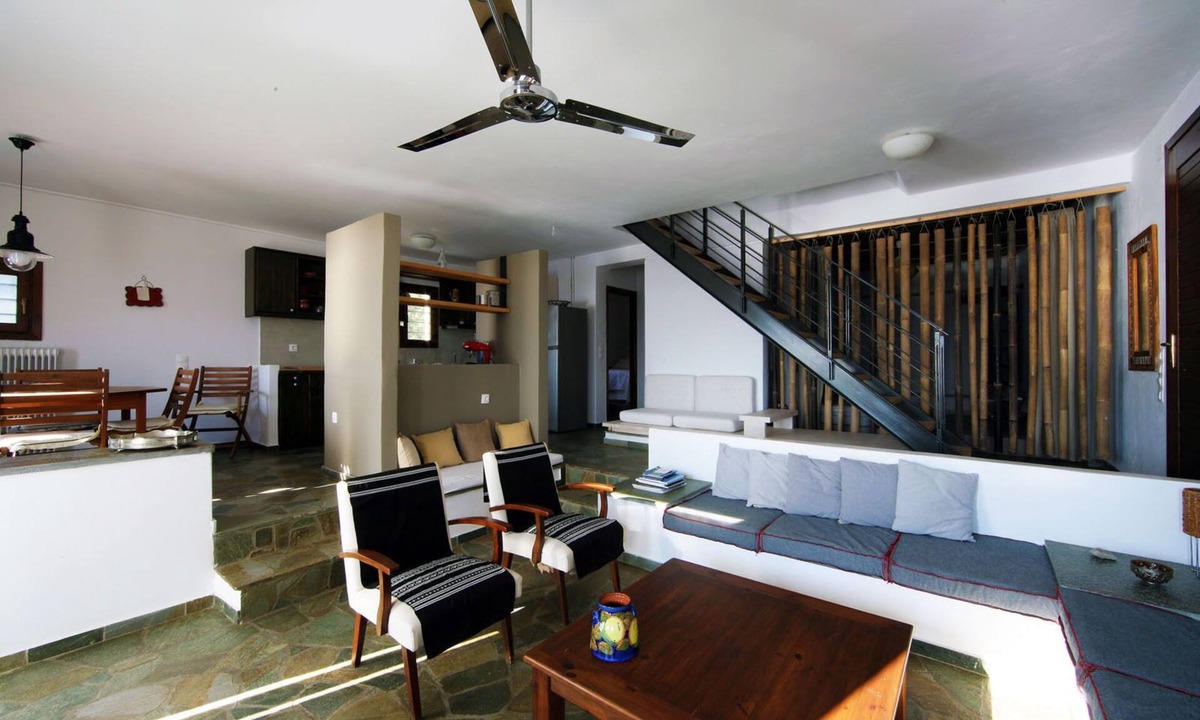 Ydrousa House | Elegant beachfront house with amazing sea view and beautiful garden
