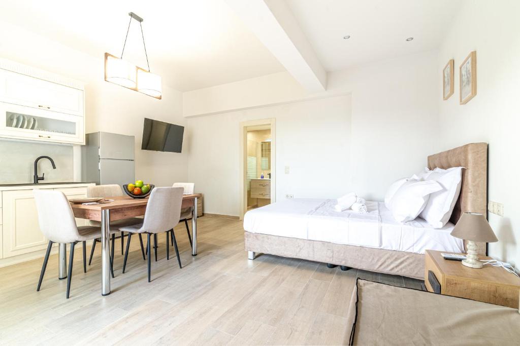 Agios Dimitrios Apartment | Elegant Suite 2 near the Beach