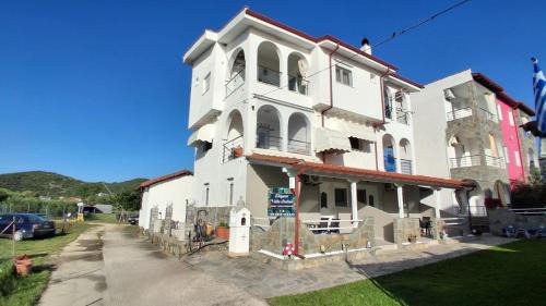 Toroni Apartment | Elegant Villa Stelios