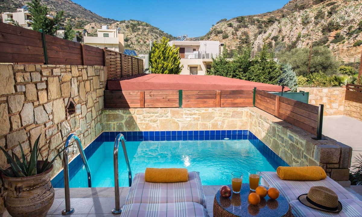 Palaiokastro Villa | Elia 5,cozy two-level maisonette,private pool,close to Heraklion