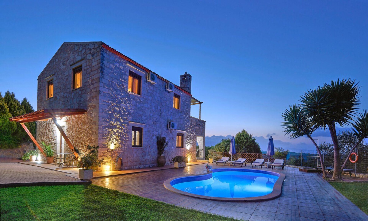 Xirokampi Villa | Elina Villa, a stone villa with private pool, bbq and sea view