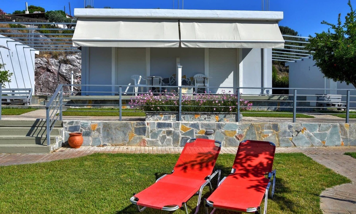 Eretria Apartment | Eretria Cozy Home - Spacious Garden Retreat