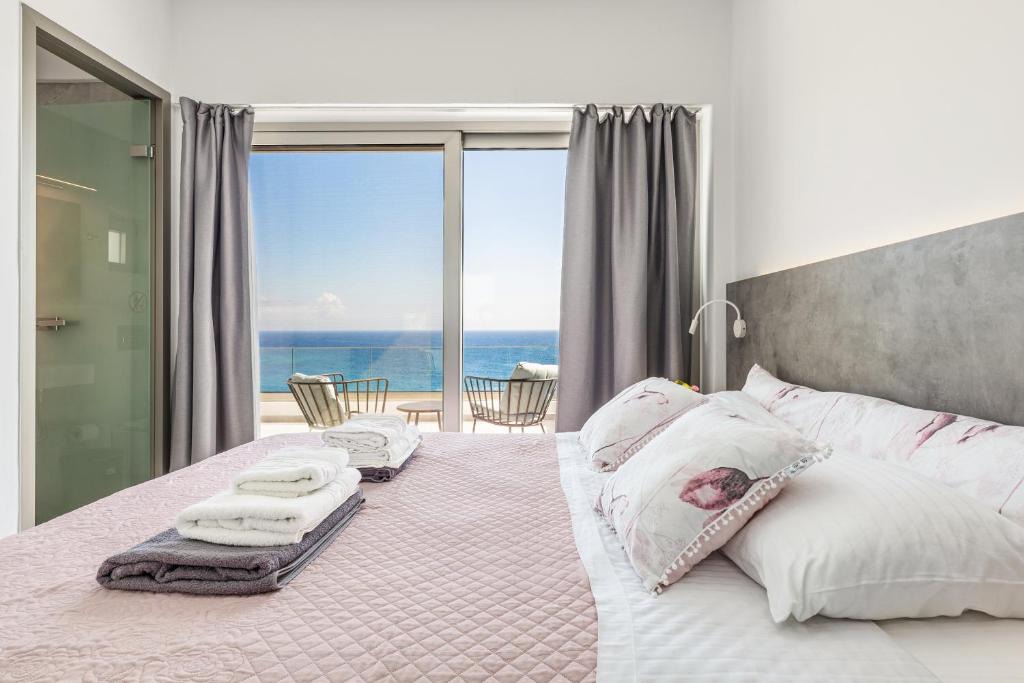 Achlia House | Ethereal Southcrete Villas