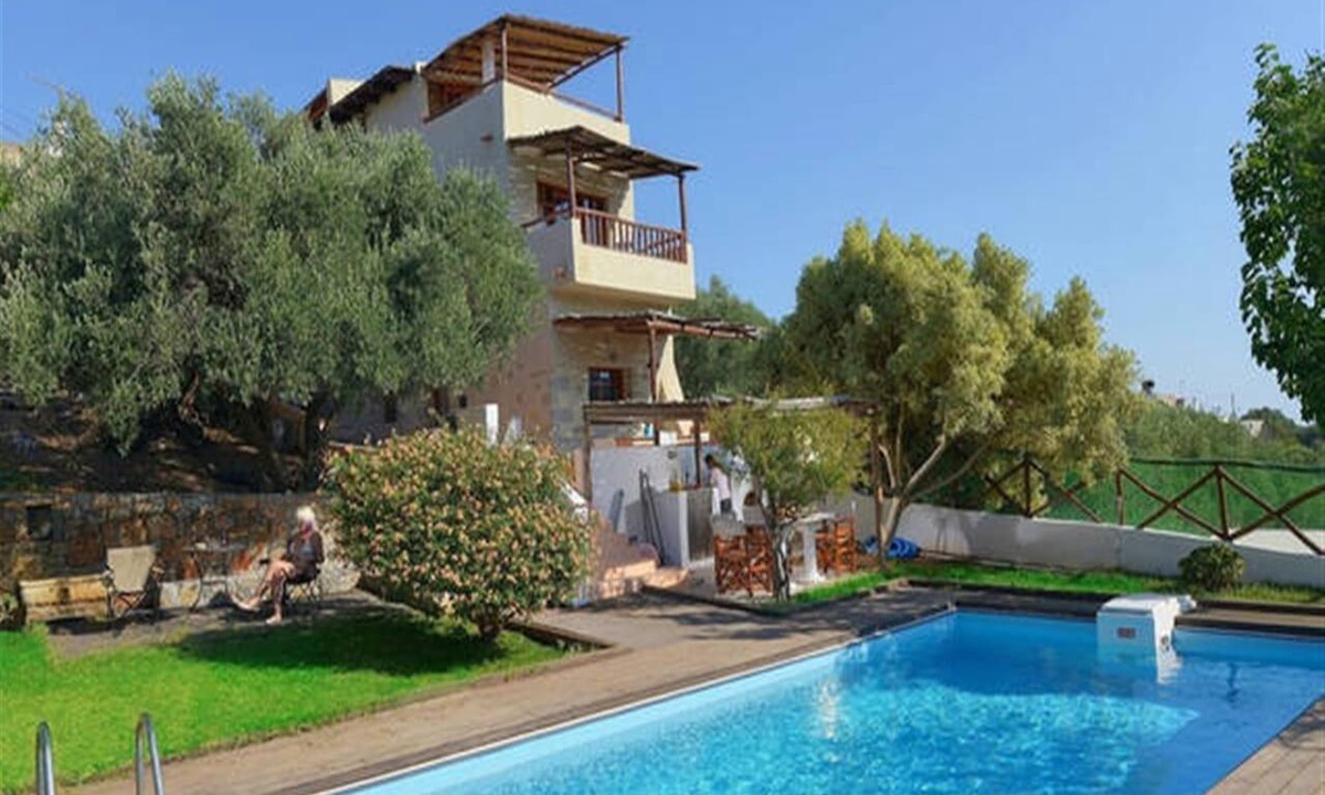 Vrouhas Villa | Family Villas with unique surroundings (Almond Tree Villa 1)