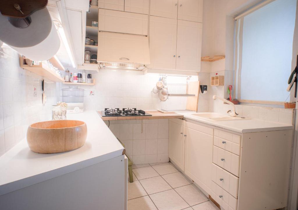 Makrigianni Apartment | Flat right at the Acropolis subway & museum