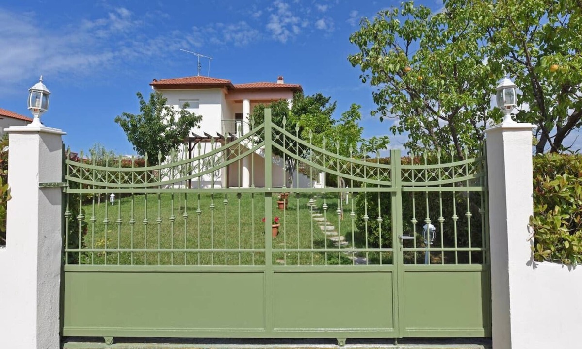 Paralia Dionysiou Apartment | Fotinia Beach House Ground Floor by RentalsPro