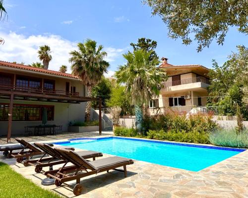 Lavreotiki Apartment | George's gorgeous house Anavysos
