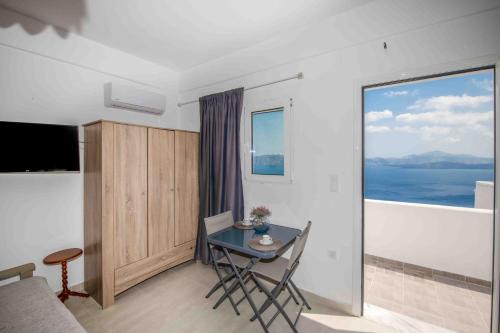 Therasia Bed & Breakfast | George Sunset Rooms