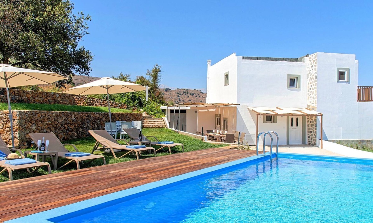 Mathes House | Georgioupolis Blaue Villa Privater Pool by Interhome