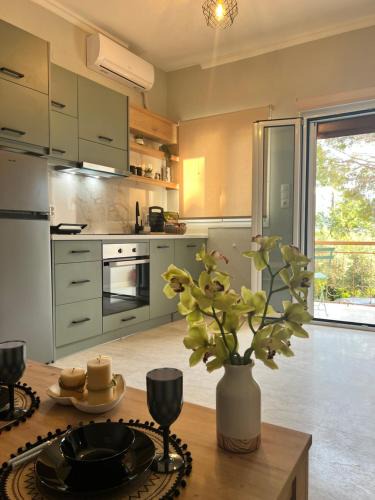 Samos Town Apartment | Green Studio House