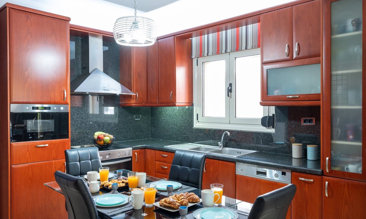 Karteros House | Grey House