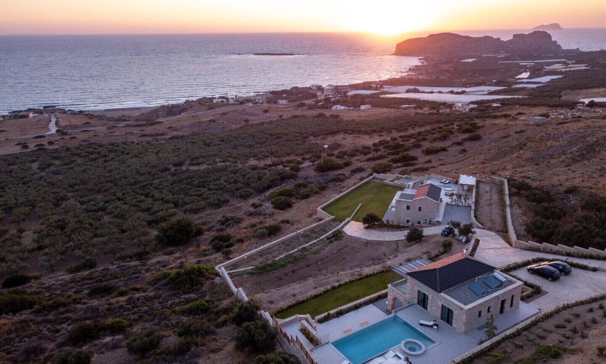 Falassarna Villa | Heated pool ★ Indoor & outdoor Jacuzzi ★ Sauna ★ Falasarna