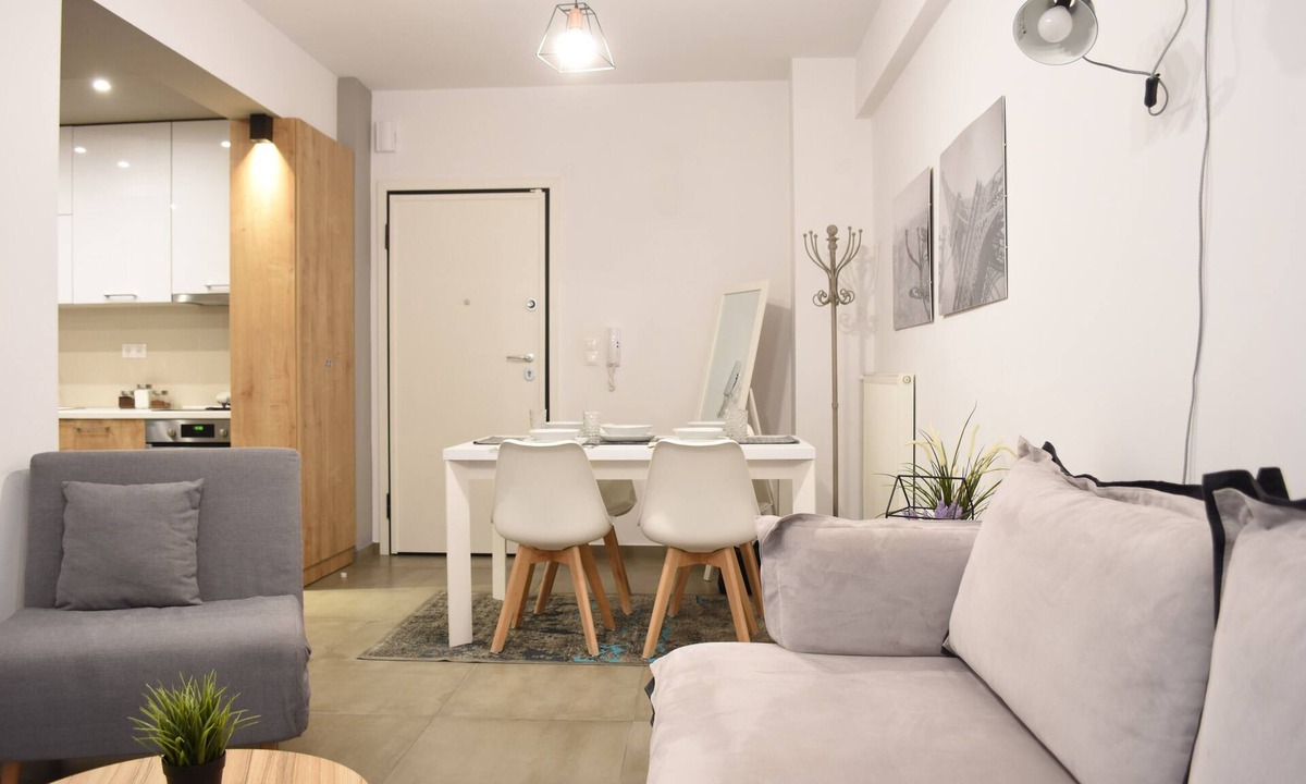 Thessaloniki City Centre Apartment | Heliconia Deluxe Apt Must