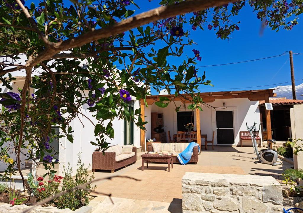 Faistos House | Holiday home Sea Breeze with huge garden