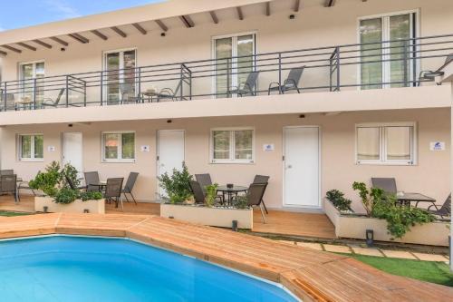 Lygaria House | Holiday Homes BlueGreen - Beachfront, Pool, Garden and BBQ - near Heraklion