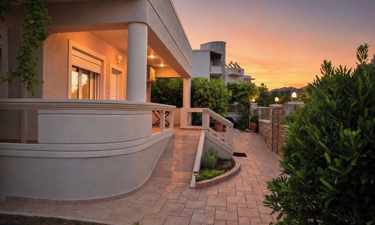 Palaiochora Apartment | Ilios Residence - 2BR House with Private Garden