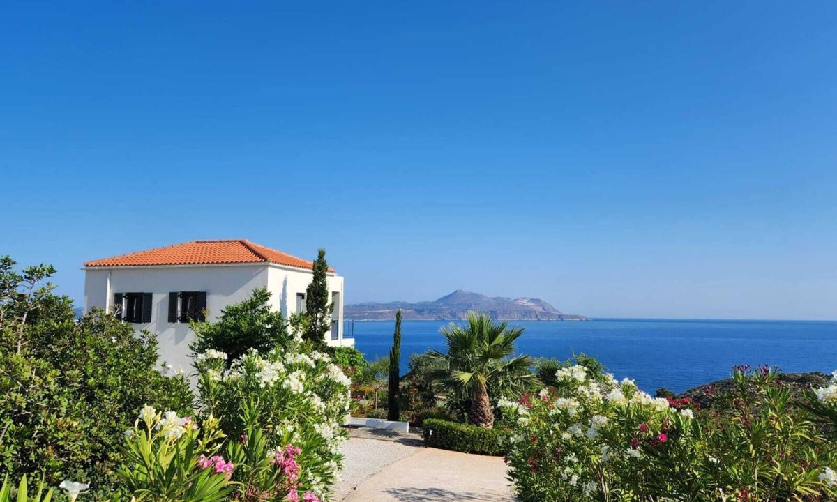 Kokkinon Khorion Villa | Infiniti sea view modern villa
