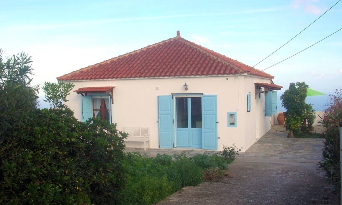 Kefalas Villa | Iremia Cottage Sleeps 4 with Sea View