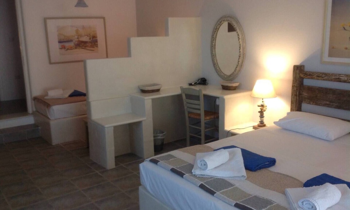 Nea Cryssi Akti Villa | Irene's View Villa eight · House with swimming pool near Pounda