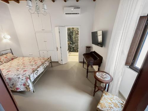 Old Town Naxos Apartment | Katharsis - 15th c Venetian Palace - Naxos Old Town I