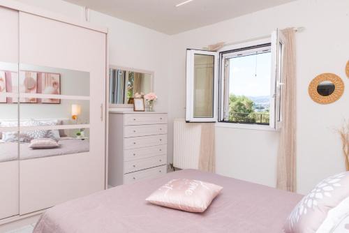 Paiania Apartment | La Casa Seni Near Athens Airport