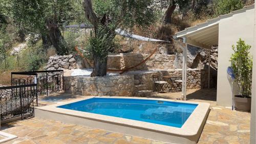 Nisaki Apartment | La Strade Apartments, Adults Only