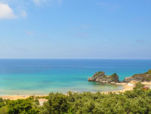 Parelia Apartment | Large apartment by the pool - Pelekas Beach, Corfu