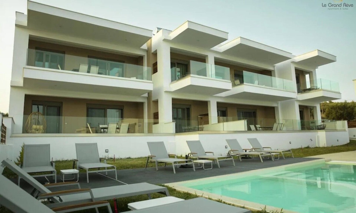 Gerakini Apartment | Le Grand Rêve Deluxe Family Apartment 3