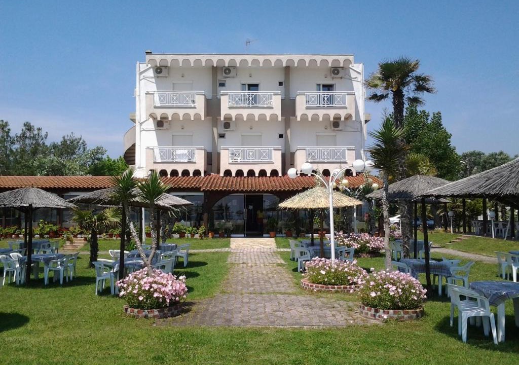 Korinos Hotel | Lidra