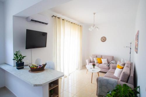 Petaloudes Apartment | LiRa