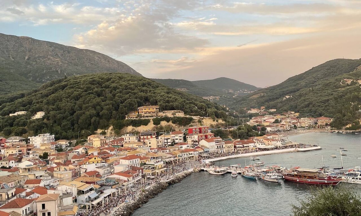 Parga House | LIVINGHOME SUITES