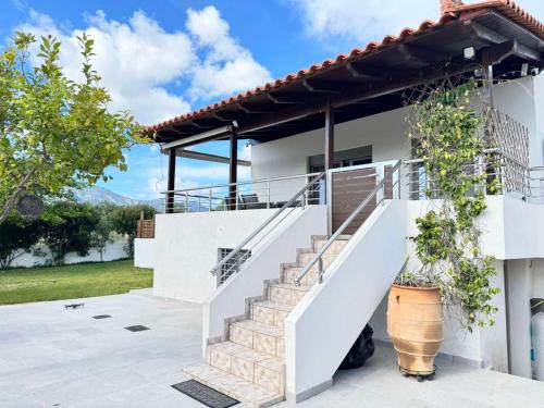 Loutraki House | Loutraki Green House
