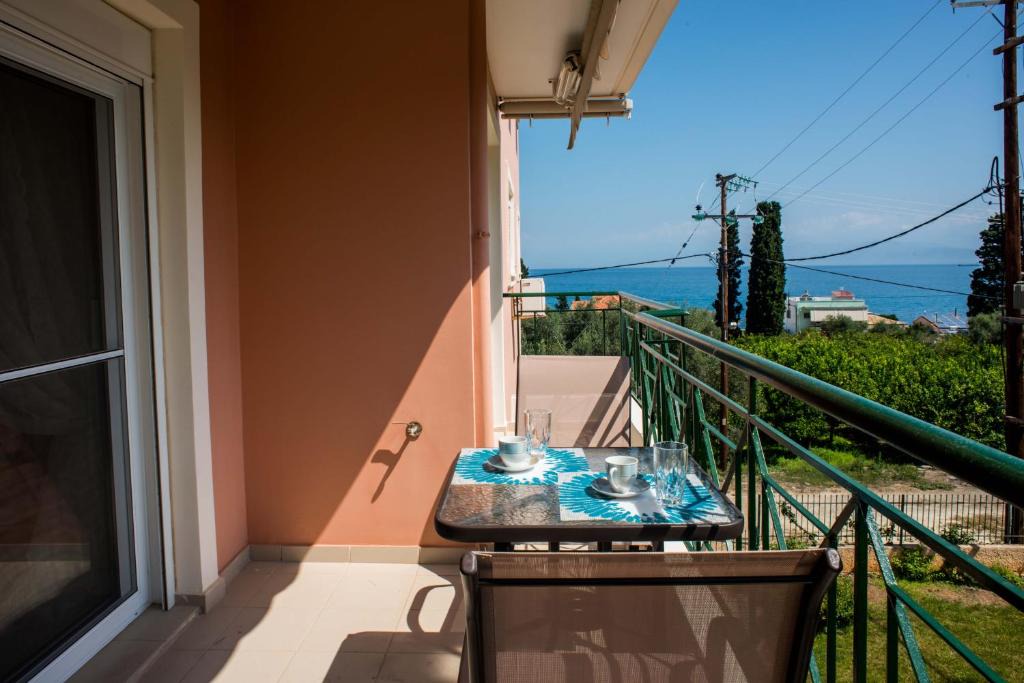 Ligia Apartment | Lovely Apartment Next to the Sea Lygia Korinthias