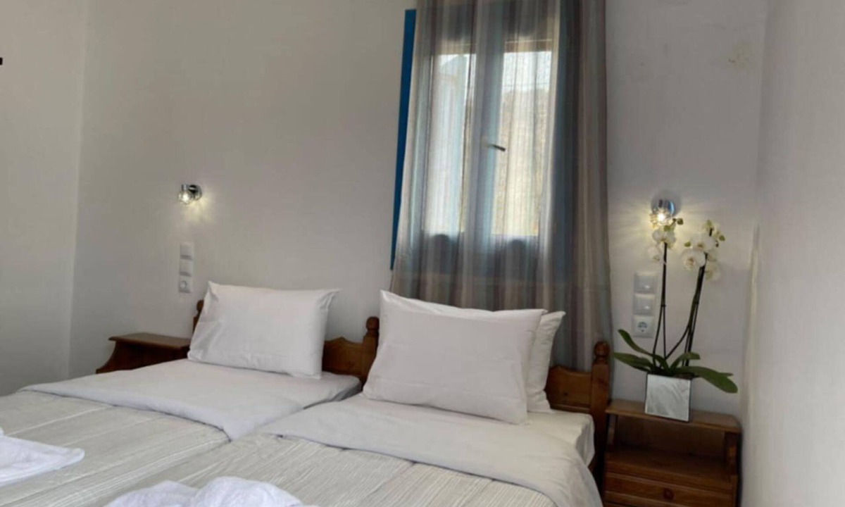 Lefkos Apartment | Lunar Melody One-Bedroom Apartment near the Beach