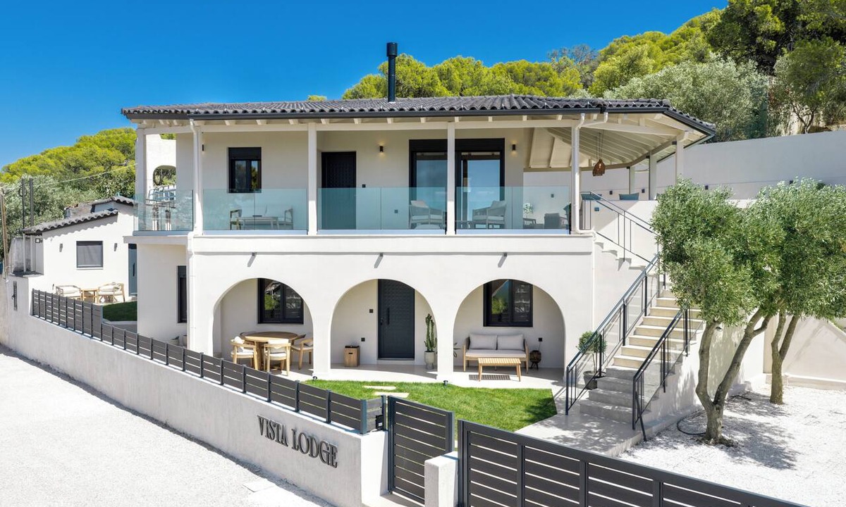 Anavyssos House | Luxury Villa in Anavyssos, Athens Riviera | Pool, Ocean Views, Near the Beach