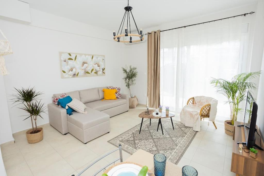 Nea Fokaia House | Make yourself at home! MYSTH
