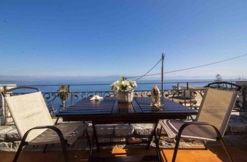 Mavrovouni Apartment | Malvazios Villas with sea breeze