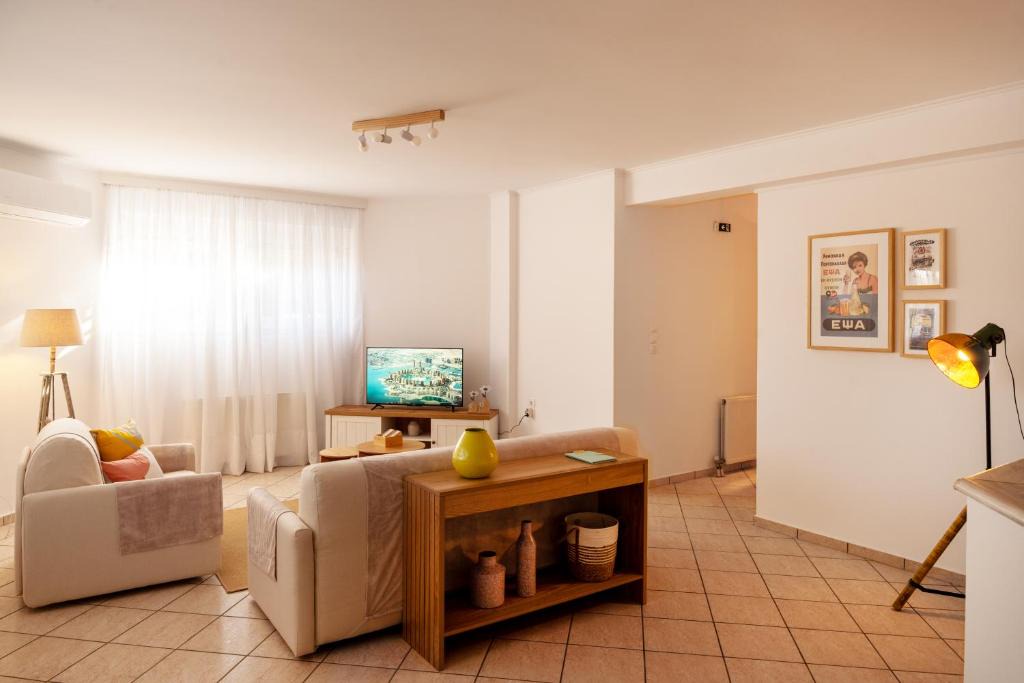 Kropia Apartment | Manolia house near beach, near airport
