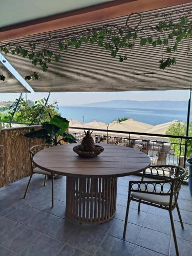 Amarinthos Apartment | Marilyn's house