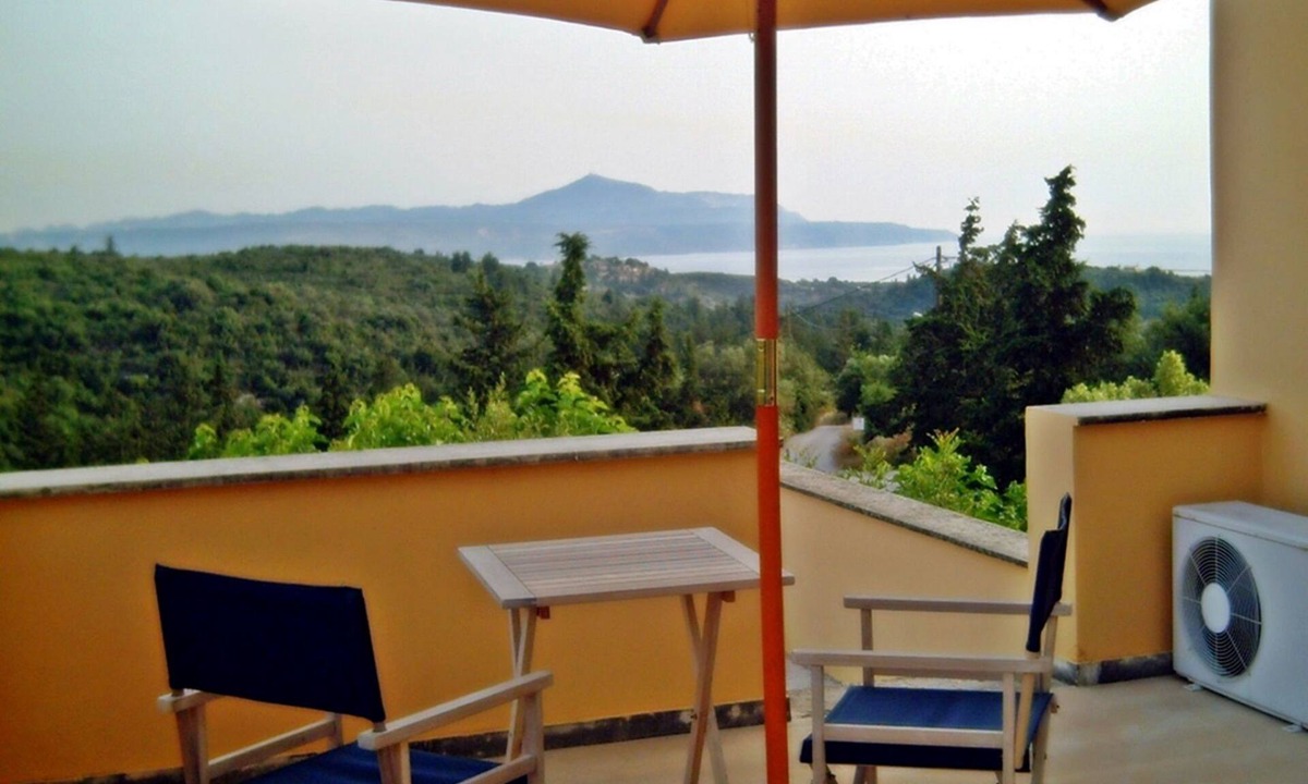 Douliana Apartment | mit Terrasse und Balkon by Interhome