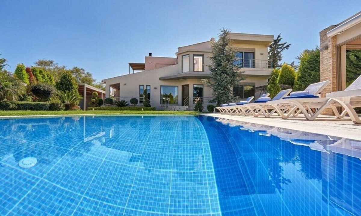 Heraklion Villa | Modern 3BR Villa with Private Pool, BBQ & Superior Comfort