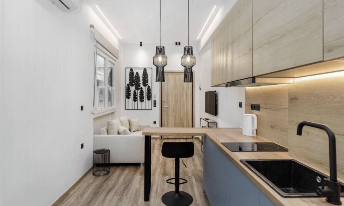 Thessaloniki Apartment | Modern Apartment Near Downtown Cozy, Bright & Well Connected