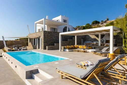 Krotiri Villa | Near Parikia - 4BR Villa with Pool & View - Mirabilia