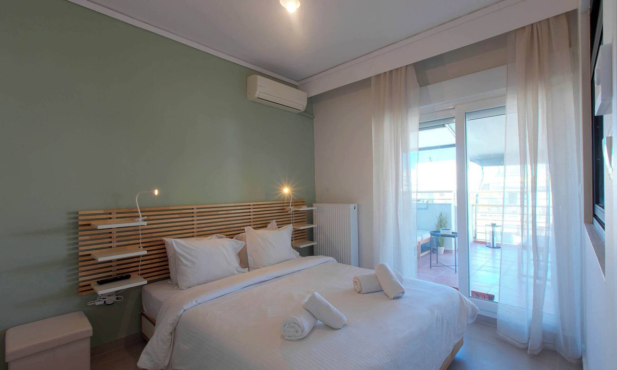 Thessaloniki Apartment | New Cozy Apt with Balcony close to Analipsi Metro