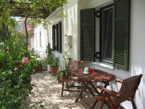 Sami Apartment | Nostalgia Apartment A in Sami 50 metres from the sea