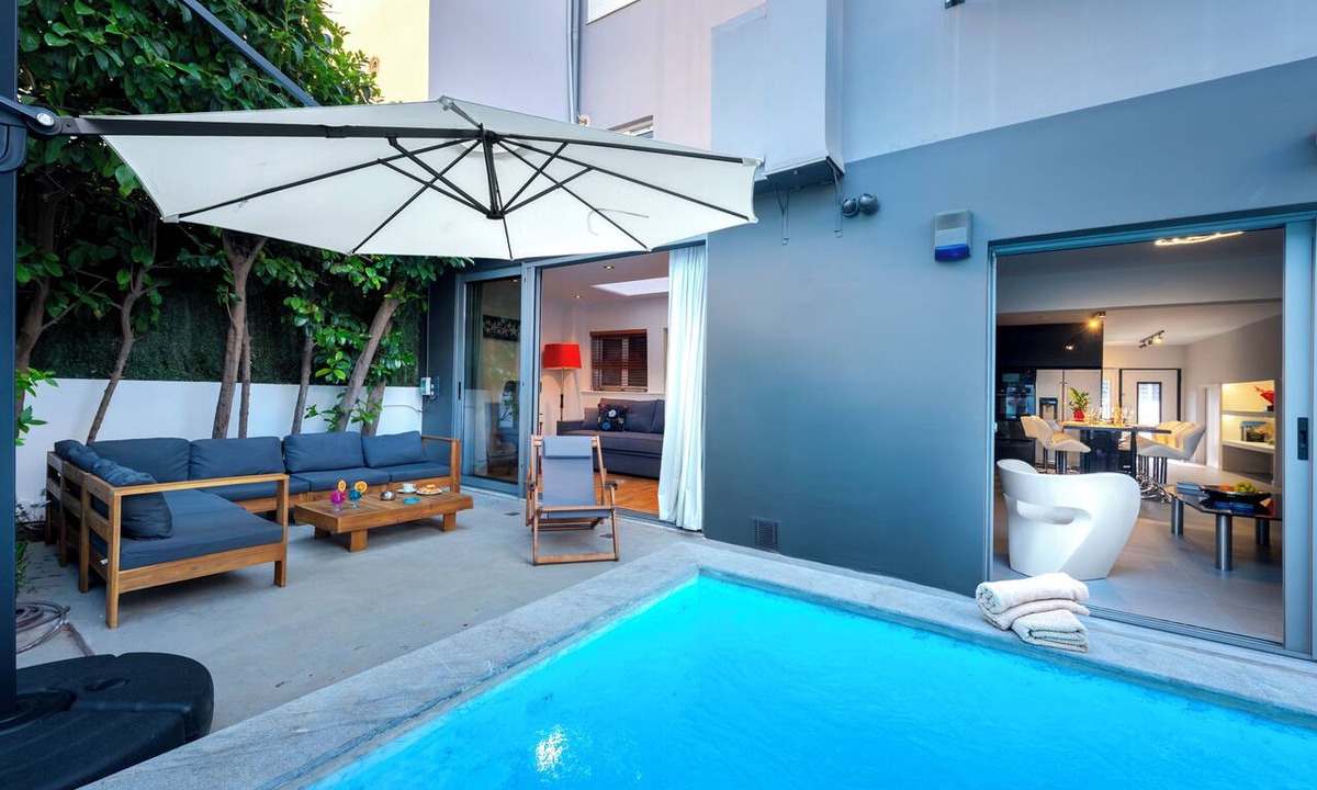 Varkiza House | Oasis Privé | Luxury Pool Retreat in Varkiza