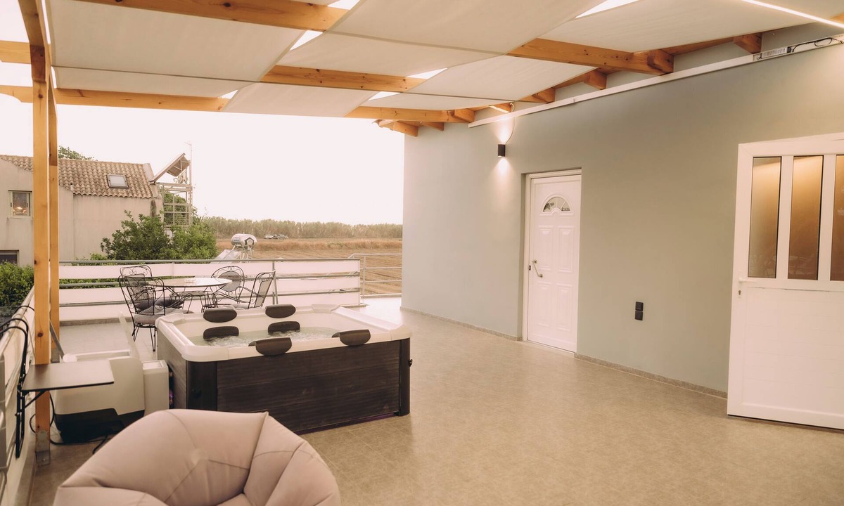Kourouta Bed & Breakfast | overlooking the endless blue of the sea