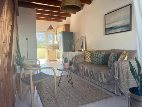 Perdhika Apartment | Perdika's Cove, spacious sea view family home