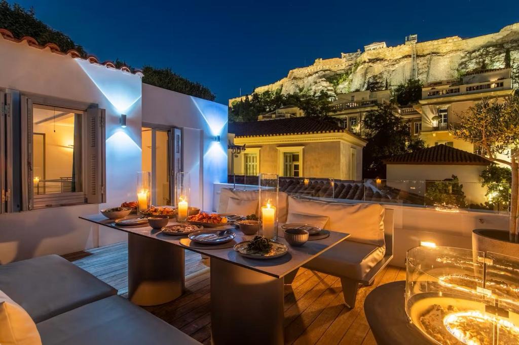 Plaka Villa | Plaka Villa with Epic Acropolis Views
